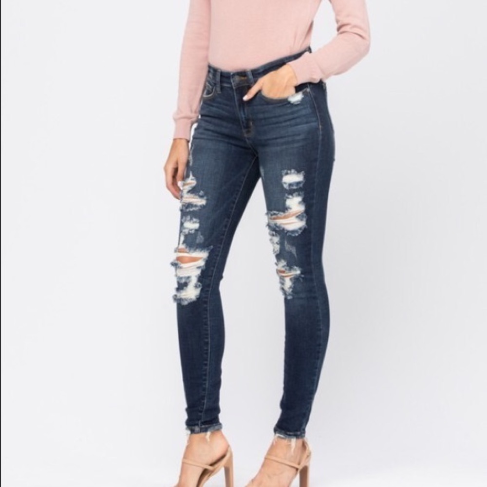 Judy Blue Super Distressed Jeans